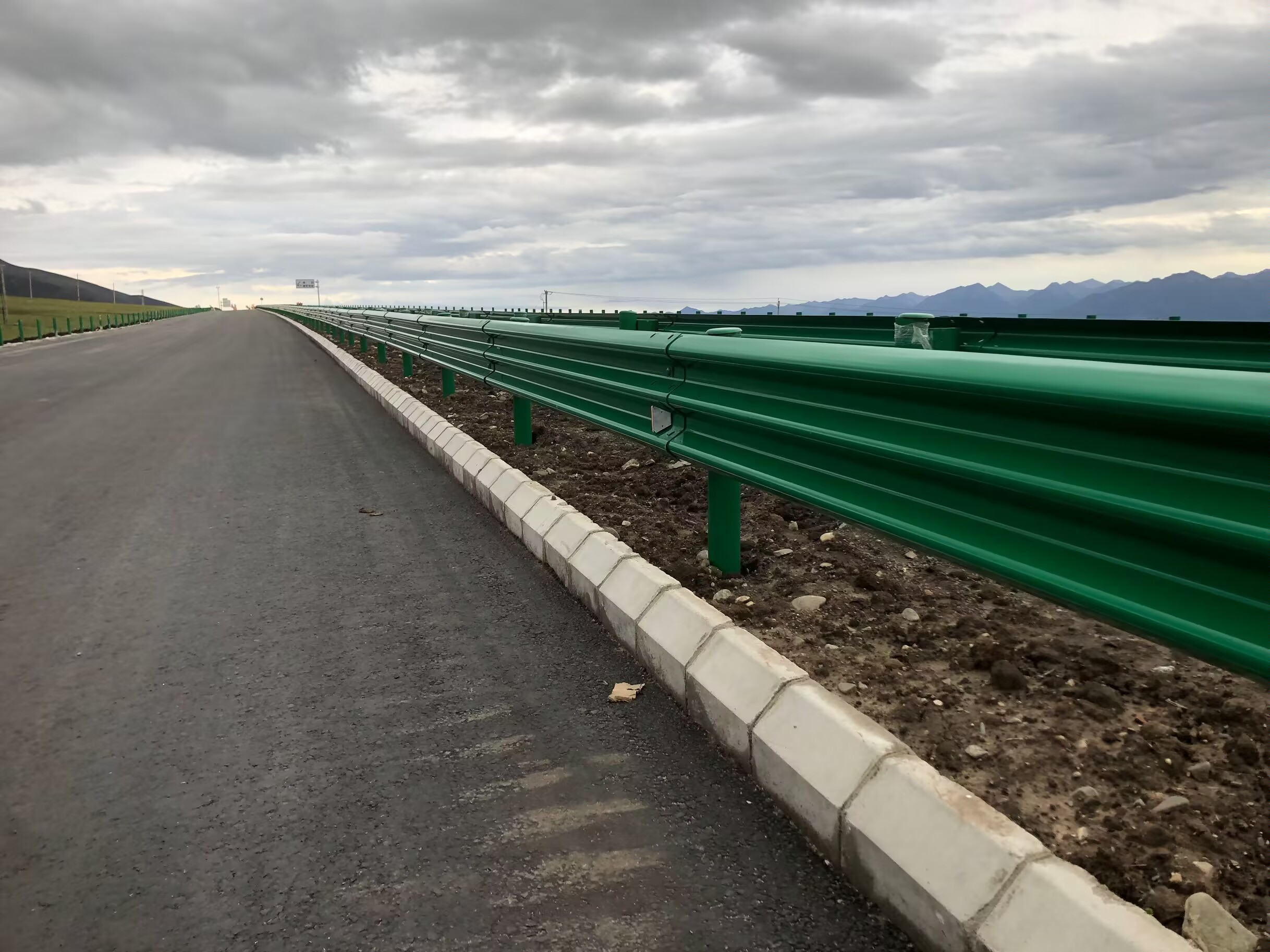 龙游县乡村公路波形护栏波形护栏立柱 - 推荐